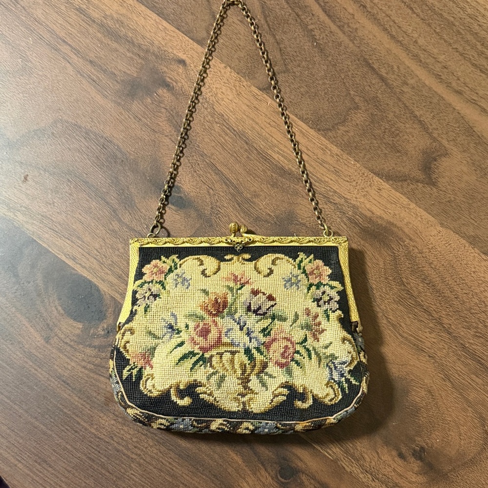 1930’s Antique Floral Embroidered Chain Bag - Picture 2 of 7